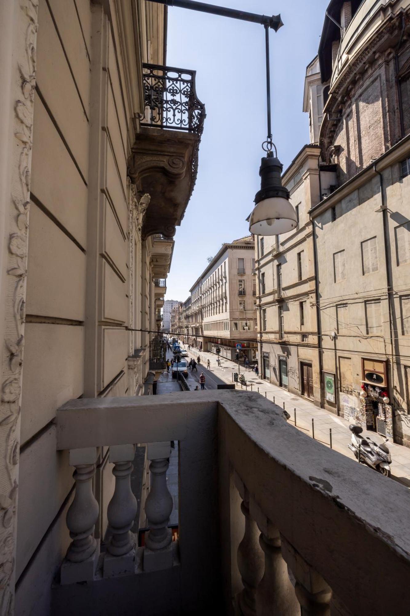 Nonpertutti Piazza Castello Accessibile Senior Famiglie Lägenhet Turin Exteriör bild